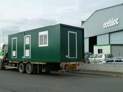 Container fabriqué par Ocebloc et transporté sur un camion