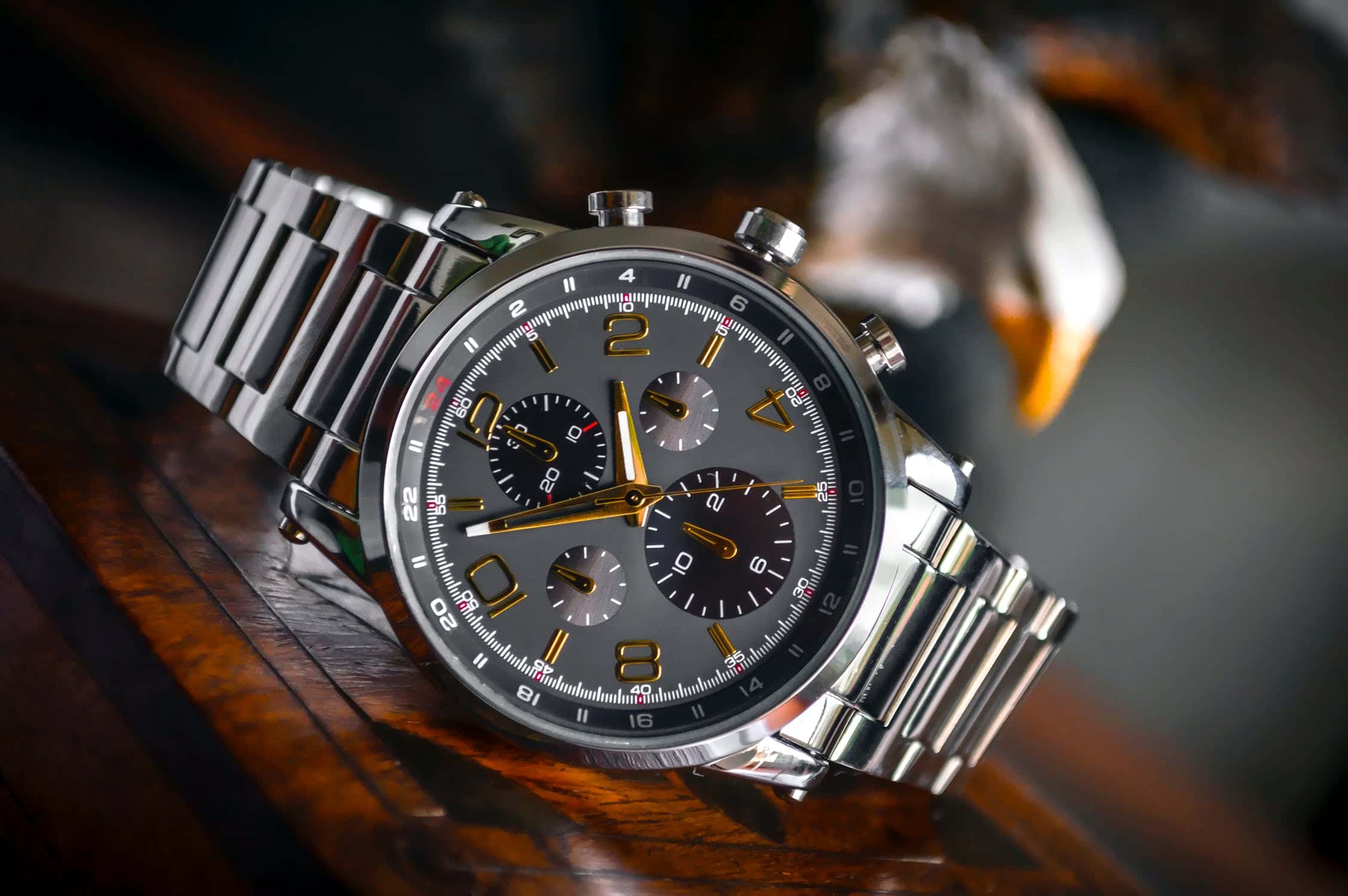 Modèle de montre de luxe pour homme issu d'une grande marque horlogère