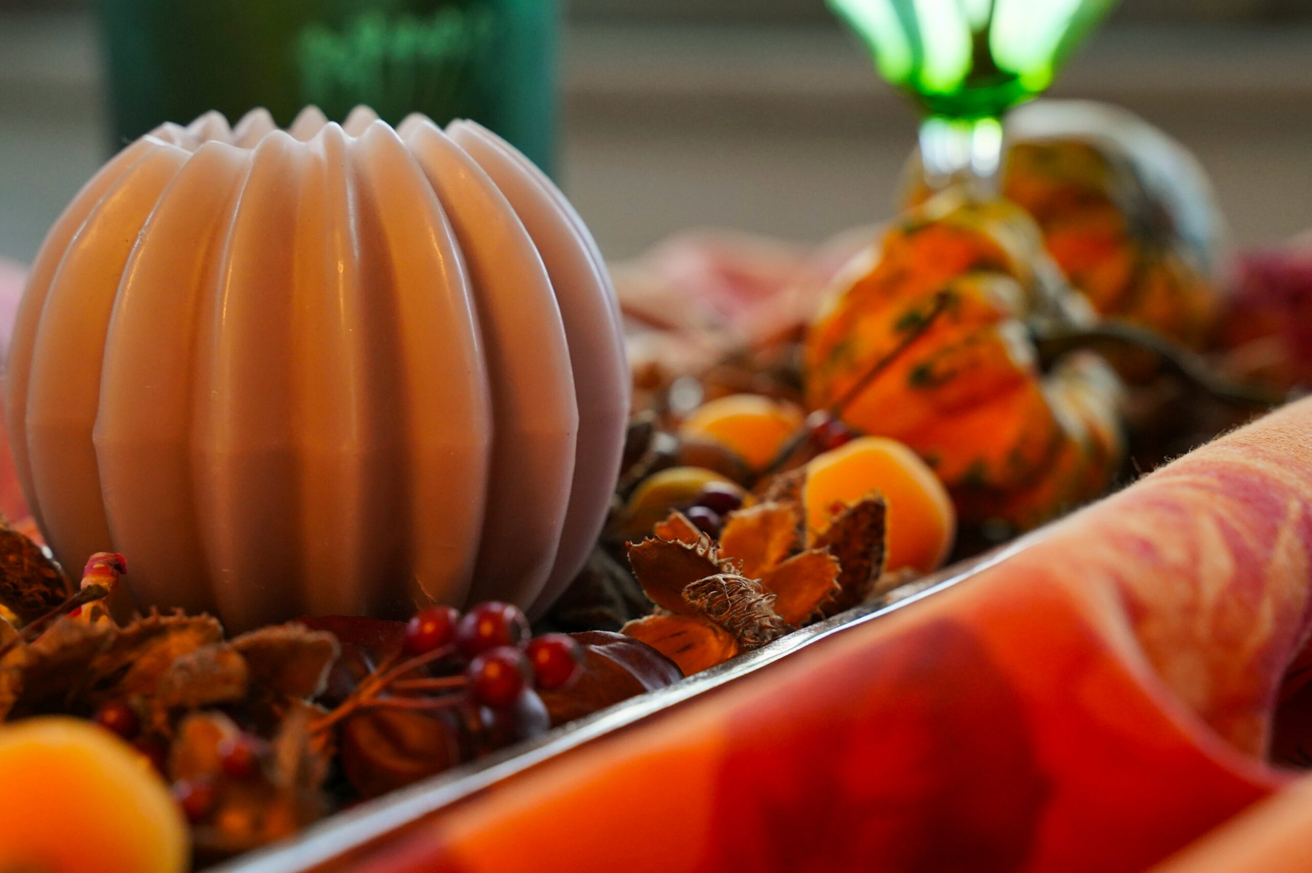 Décoration d’automne pour petits espaces : 10 idées pour balcon, studio ou apparts urbains